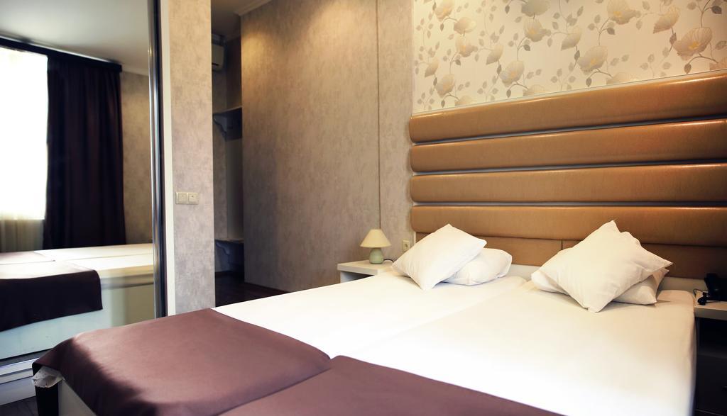 Rondo Hotel Tbilisi Exterior foto